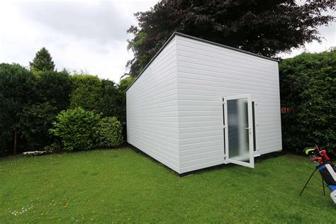golf simulator cabin    garden golf academy
