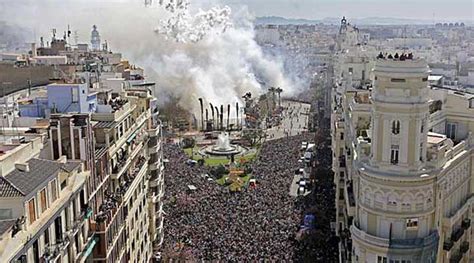 como ver la mascleta de valencia  en directo