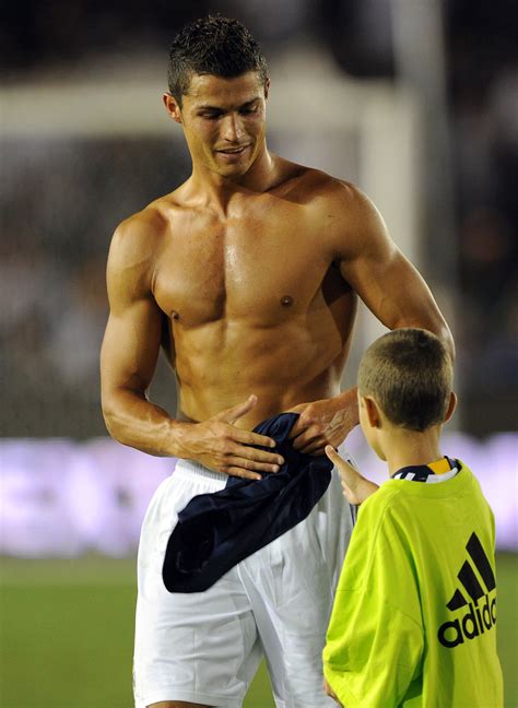 pictures of shirtless cristiano ronaldo and david beckham in la