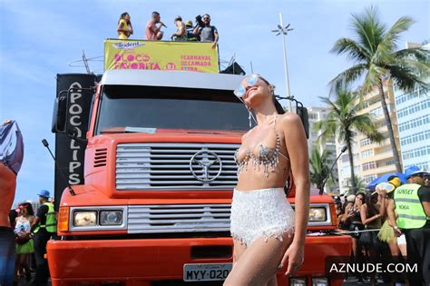 Bruna Marquezine Sexy At Bloco Da Favorita In Rio De Janeiro Aznude