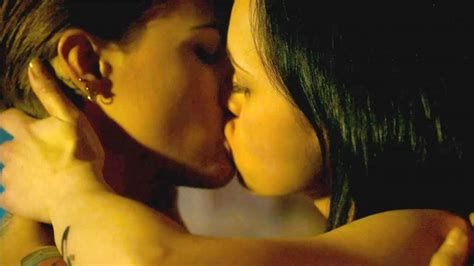 Ruby Rose Lesbian Kiss With Christina Ricci From Around The Block