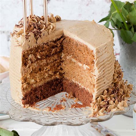 coffee flavoured cake  layers  sugar snaps