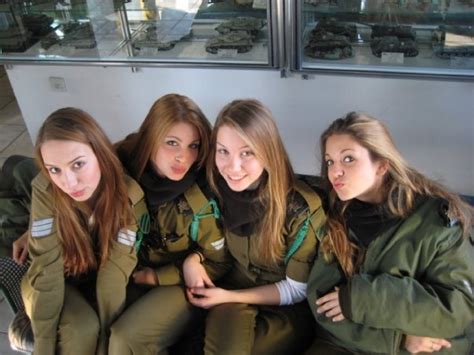 warhistory beautiful female soldiers of israeli defence forces