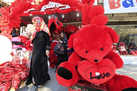 valentine s day celebrations around the world how does