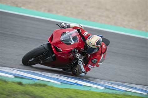 2020 Ducati Panigale V2 Review Cycle News