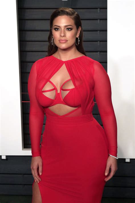 Ashley Graham Shows Off Incredible Curves As She Dazzles