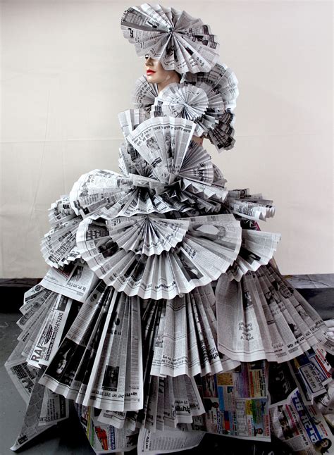 Pin By Ashley Veliz On Craft Paper Dress Paper Dress Fashion