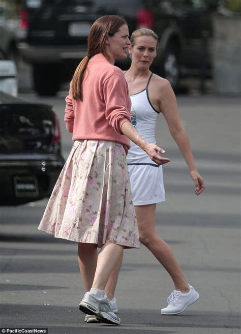 jennifer garner laughs with the tribes of palos verdes co star alicia silverstone daily mail