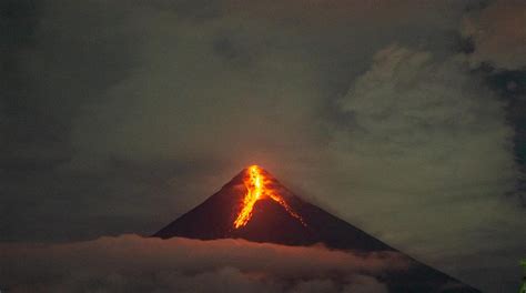 eruption  philippines  active volcano    months expert business standard