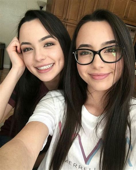 Pin By ☁︎ Mσσηℓιgнт ☁︎ On The Merrell Twins Veronica Merrell Merrell