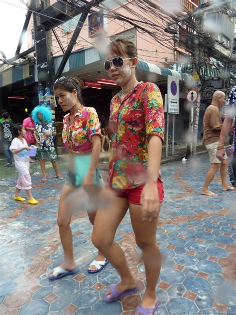 wild thai street whores spread wide and butt fucked anal sex asians pichunter