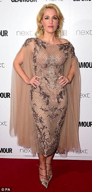 gillian anderson wows in champagne dress at the glamour