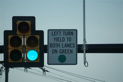 traffic light left turn yield sign penelope peru photography