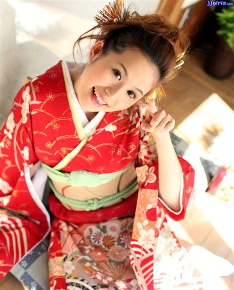 japanesethumbs av idol kimono urara 着物メイク・うらら photo gallery 4