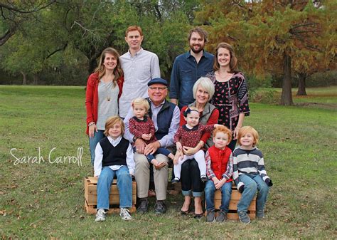 extended family portrait poses family