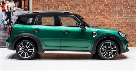 mini cooper  countryman sports receives blackline package  panoramic roof variants