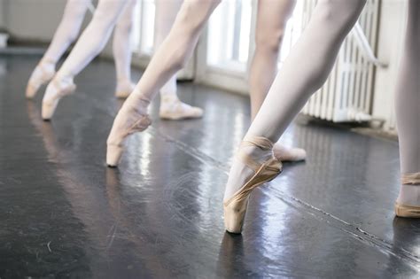 ballet 101 how to do a tendu the rockettes