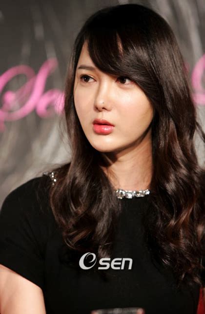 Profile And Facts About South Korean Transgender Actress