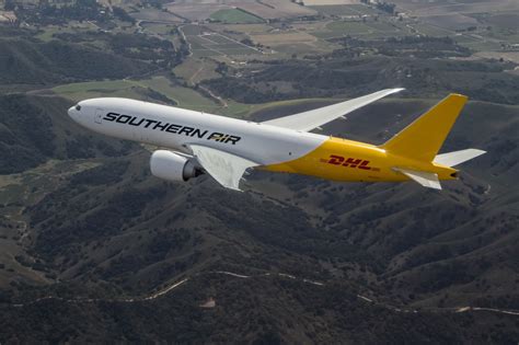 flyingphotos magazine news dhl express extends boeing  flying  southern air