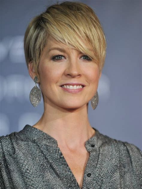 Jenna Elfman Short Haircut With Bare Ears And Heavy Bangs