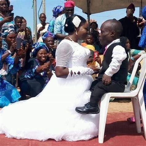 nigerian dwarf kisses his tall wife featured on bbc