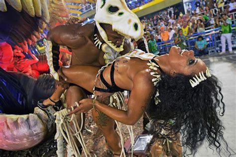 Rio Carnival Heats Up With Floats Celebrating Gun Toting