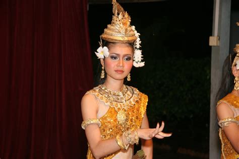 Khmer Apsara Girl