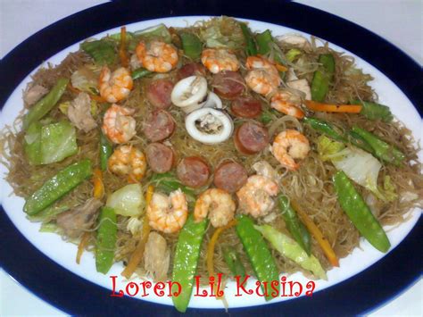 traditional asian filipino noodle dish with vegetables