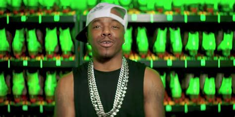 attention sisqo remade the “thong song” for 2017 and yes