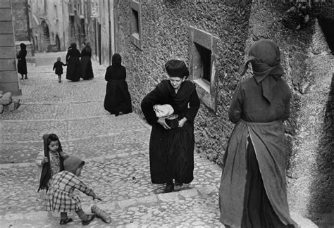 Henri Cartier Bresson 1951 Scanno Italy Abruzzo Candid Photography