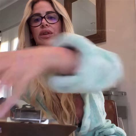 Kim Zolciak Biermann Nip Slip 2 Pics Video Thefappening