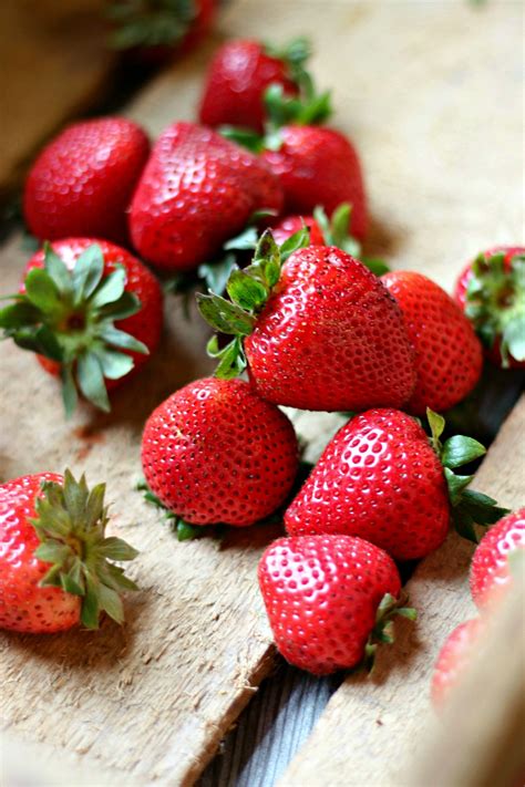 skillet strawberry rhubarb crisp the gourmet rd