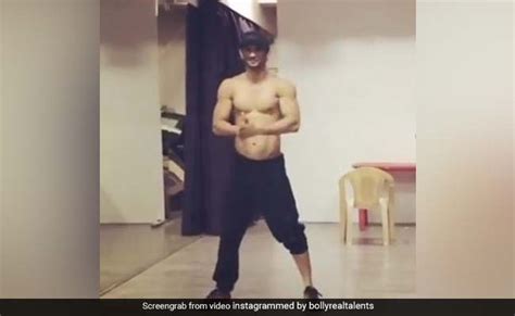 sushant singh rajput dance video actors six pack abs on mein tera