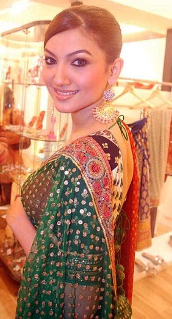 sexy gauhar khan in hot saree stills hot celebrities all over the world