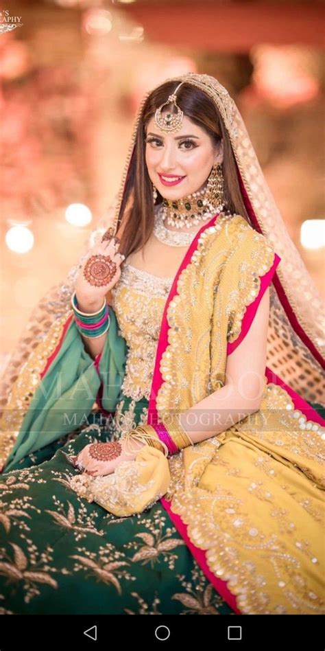 gorgeous bride zainab pakistani mehndi dress pakistani