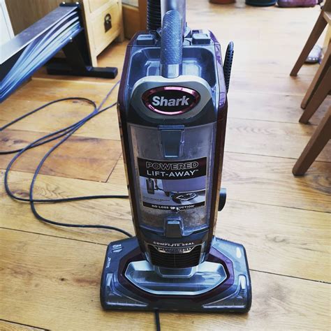 shark vacuum  pet hair  hardwood floors  carpet