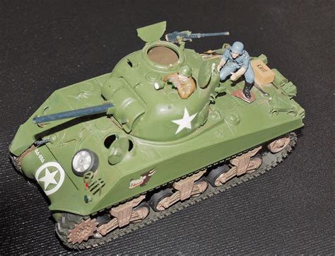 ma sherman mm tank plastic model military vehicle kit  scale  pictures