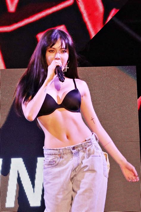 hyuna performs live in bra netizens comments daily k