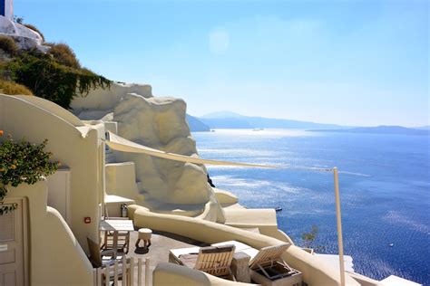 amazing hotels  greece  map  touropia