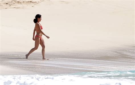 Salma Hayek Beach Bikini Day St Barts 12 28 10 14 Pics