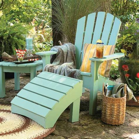 painting outdoor furniture    painted