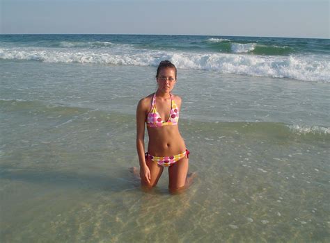 Hot Amateur Bikini Girls At The Beach Nude Amateur Girls