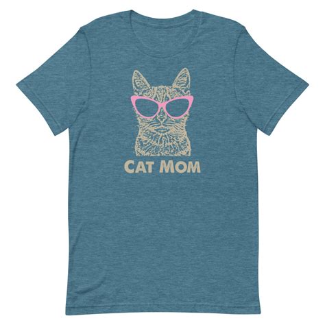 cat mom t shirt we love cats and kittens