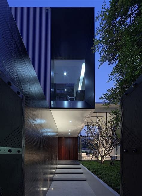modern entrances designed  impress architecture beast