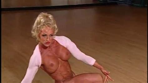 peggy schoolcraft shows off her perfect muscled milf body