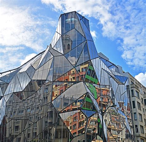 10 Amazing Glass Buildings Around The World Rmjm Insights