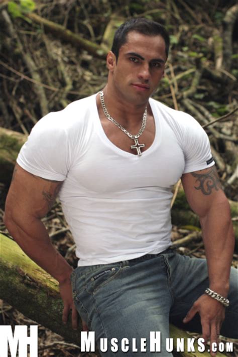 samuel vieira latin bodybuilder