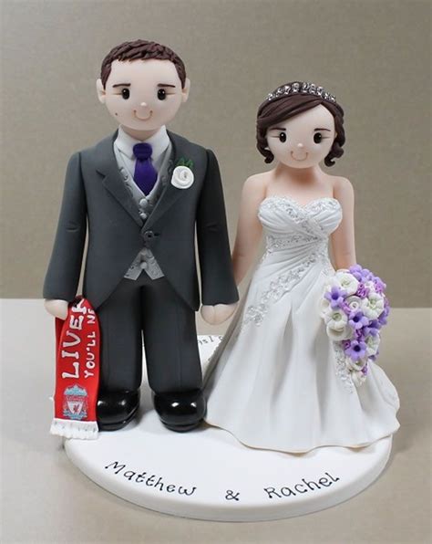 6 personalised cake toppers to wow your guests