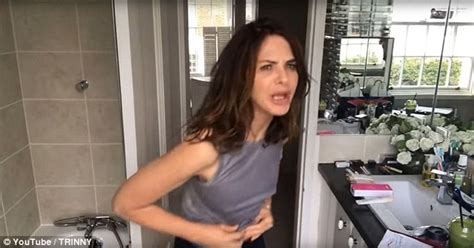 Trinny Woodall Flashes Her Boobs And Fails To Notice Daily Mail Online