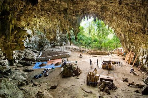explore  ancient cave liang bua ntt indonesia  visit indonesia
